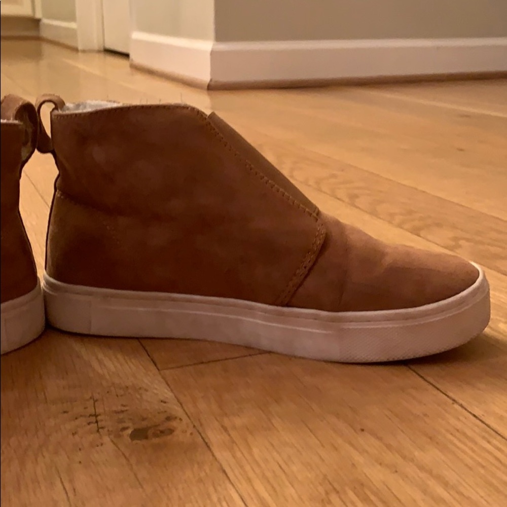 Sneakers - Picture 3 of 3